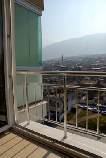 dikey ubuklu balkon korkuluk kpete