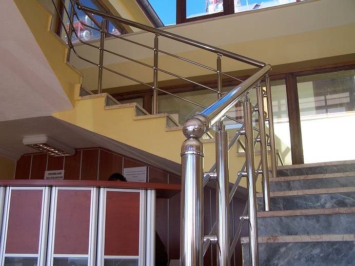 paslanmaz krom merdiven ve balkon korkuluk kpete